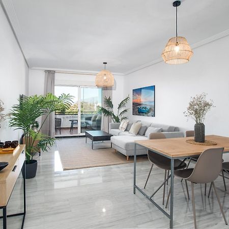 Modern Apartment - 2 Bedrooms, Beachside - Puerto Banus Marbella Eksteriør billede