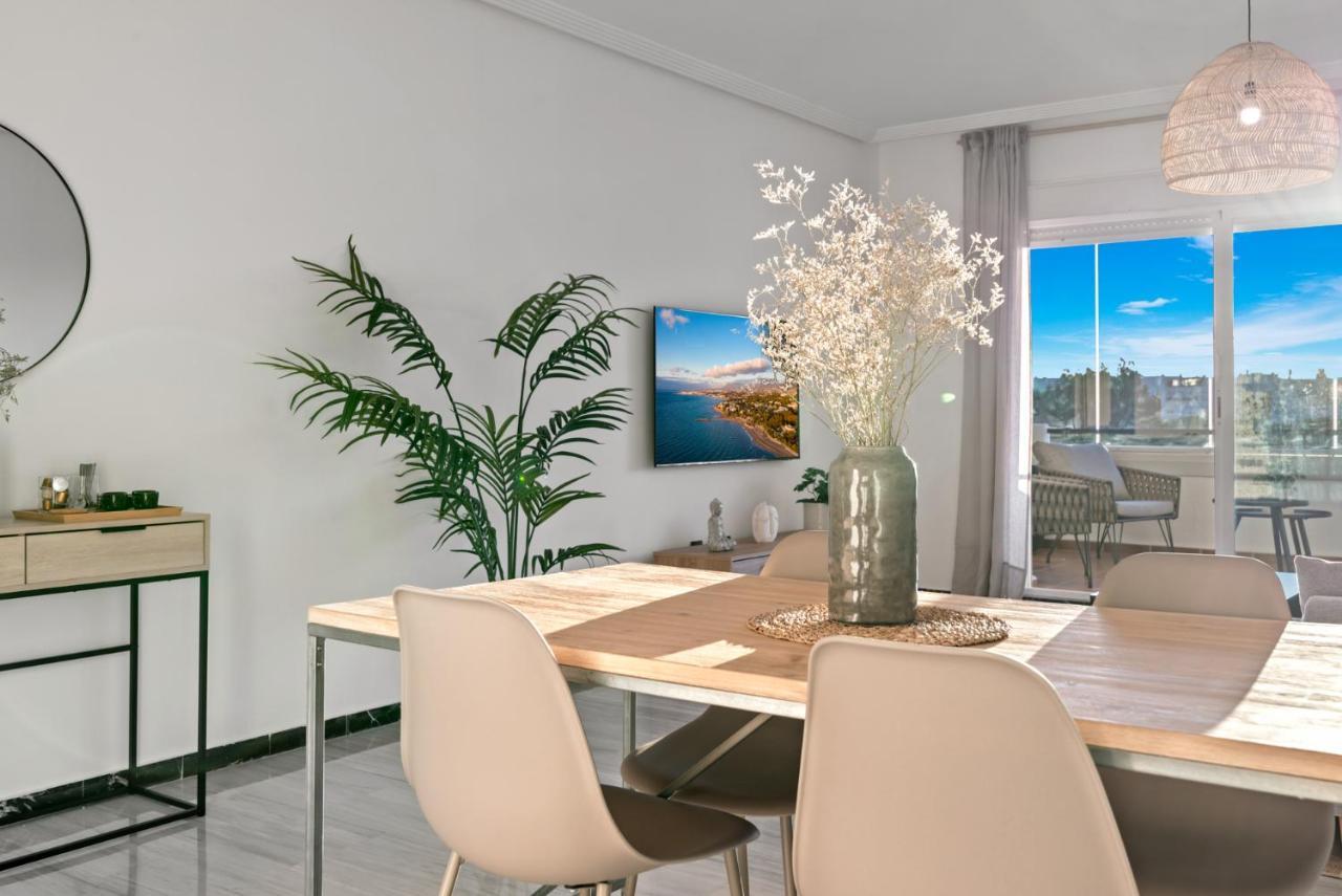 Modern Apartment - 2 Bedrooms, Beachside - Puerto Banus Marbella Eksteriør billede