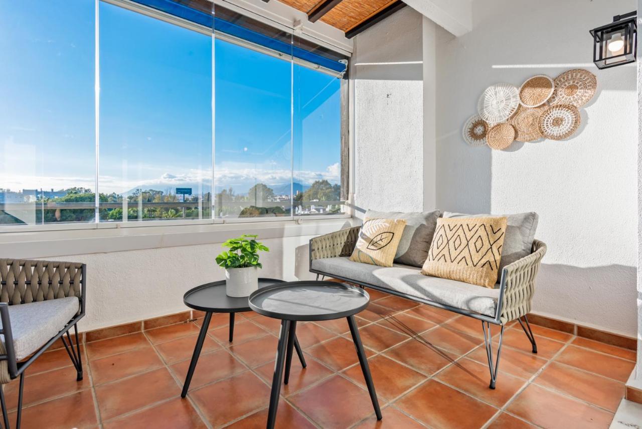Modern Apartment - 2 Bedrooms, Beachside - Puerto Banus Marbella Eksteriør billede