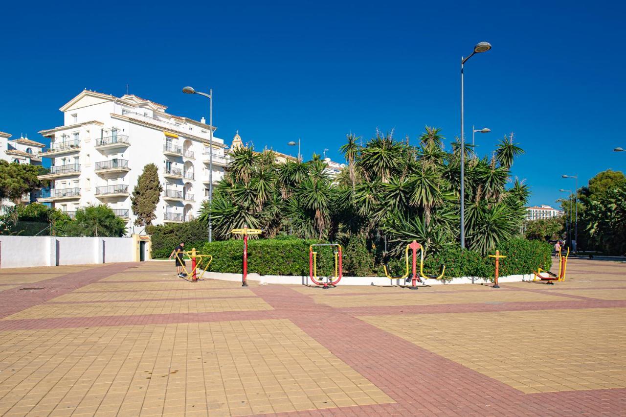 Modern Apartment - 2 Bedrooms, Beachside - Puerto Banus Marbella Eksteriør billede